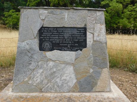 [Picture of La Grange Gold Dredging Co camp plaque]